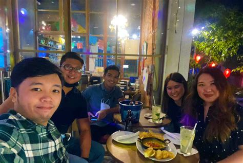 restaurants in ayala malls circuit|Dining at Ayala Malls: Must.